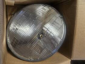 04-6024 Eiko H6024 Halogen Sealed Beam Par56 2d1 60/35w 12.8v Hsa