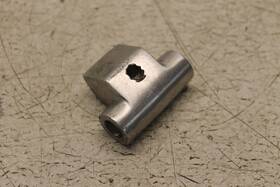 67700377 Harley 22 Harley-davidson Street Bob Fxbbs 114 Front Head Light Mounting Bracket 677003