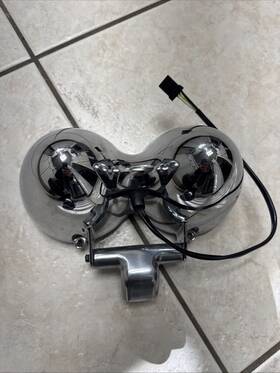 4443-01 Harley-davidson Dyna Fat Bob Chrome Double Headlight Bucket
