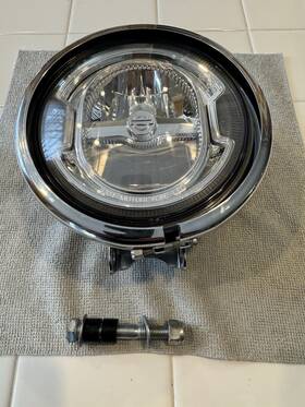 67700570 Harley-davidson Oem 06-25 Street Bob Lowrider Daymaker Led Head Light Lamp Bucket Black