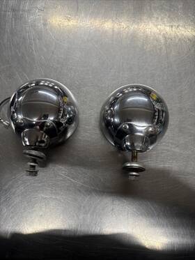 68683-02 Harley-davidson 2005 Flh Passing Lamp Housing Pair Used Chrome