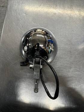 69162-06a Harley-davidson 2008 Dyna Headlamp Shell Assembly Used Chrome