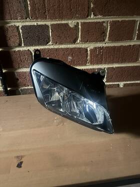 457-6967 Honda 2007-2012 Cbr600rr Right Headlight Assembly