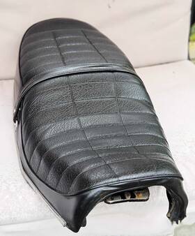 77200-413-770 Honda Cb400 T Hawk Seat Assembly Excellent Condition Vintage Ahrma