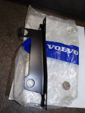 3528981 Volvo 1392129 Nos Genuine Oem Volvo#3528981 Rh Headlamp/fog Bracket 740 760 940 Se 960