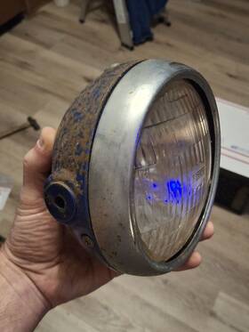 237-84330-60-f7 Yamaha 1974 Rd200 Oem Headlight Bucket With Headlight. Used. Free Shipping