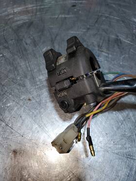 3g7-83972-01-00 Yamaha 1978 Dt125 Dt175 Oem Left Handle Bar Switch