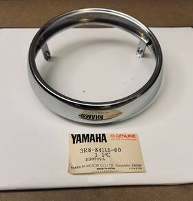 84115 Yamaha 3r8 60 It125 It175 It250 It400 It425 Headlight Rim New Oem
